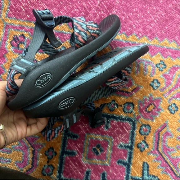Chaco Blue and Red Z2 Cloud Toe Loop Strap Hiking Outdoor Sandals Size 7 - Picture 5 of 6